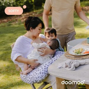Doomoo nursing pillow Softy Leopard Cream - Doomoo